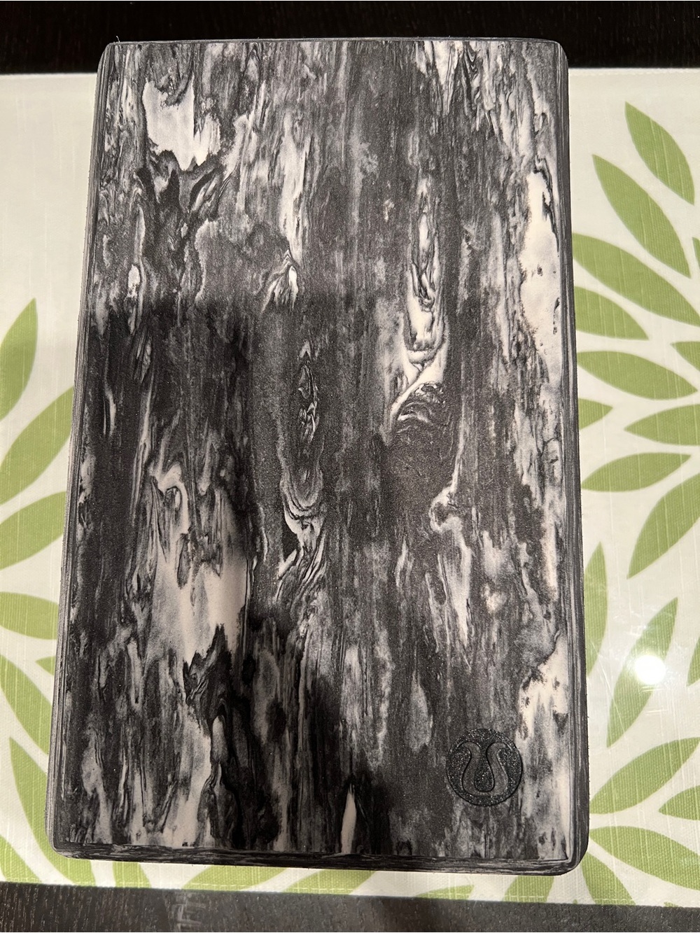 Black & White Marble-Print yoga block